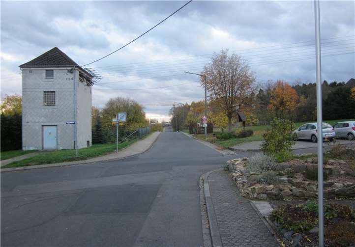 Die Baumaßnahme beginnt in Elgendorf an der Kreuzung Weststraße/Köppelstraße und wandert abschnittsweise bis zur Parkstraße in Horressen.