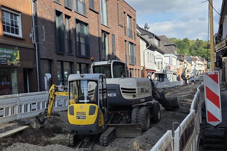 Die Baumaßnahme in der Hauptstraße nimmt Fahrt auf.