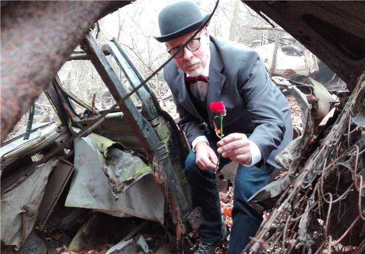 Verbrechen im Tal der roten Rebe Die Bedeutung der Rose wird erst die Premiere enthüllen.