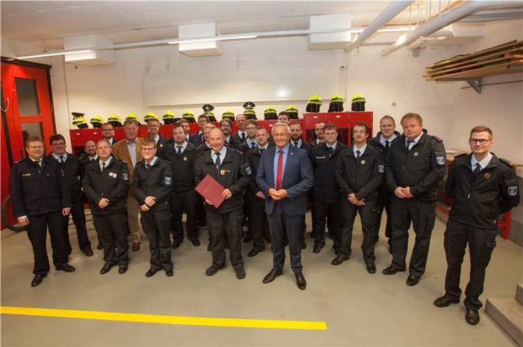 Die Beförderten und Geehrten der Einheit Großmaischeid.