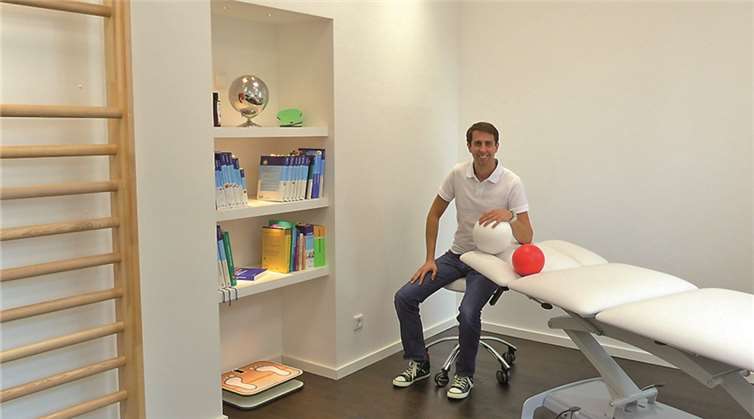 Die Behandlungszimmer von Bernhard Klöcker wirken modern, hell und einladend. WM