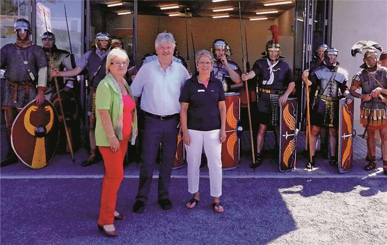 Die Beigeordnete Marika Kohlhaas mit ihrem Kollegen, Bürgermeister Rolf Schumacher, und Verkehrsdirektorin Claudia Schick. Stadt Mayen