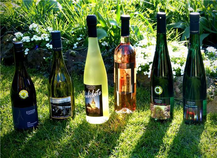 Die Benefizweine der „Edition St. Laurentius Oberwinter“ werden bereits seit zwölf Jahren ehrenamtlich verkauft und sind mittlerweile so etwas wie regionale Spezialitäten geworden.Foto: Kath. Kirchenbauverein Oberwinter e.V.