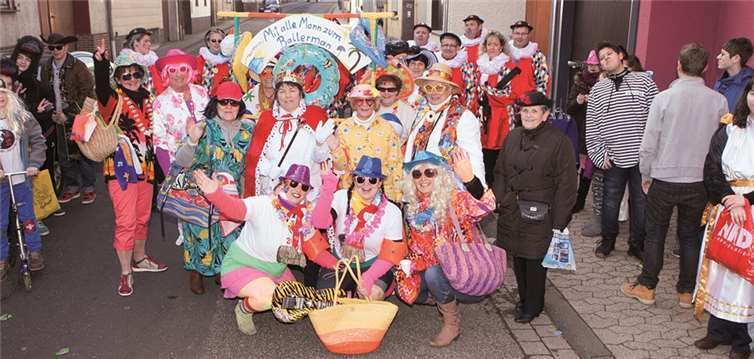Die Bengener Möhnen hatten den König von Mallorca bei ihrem Umzug mit dabei. JOST
