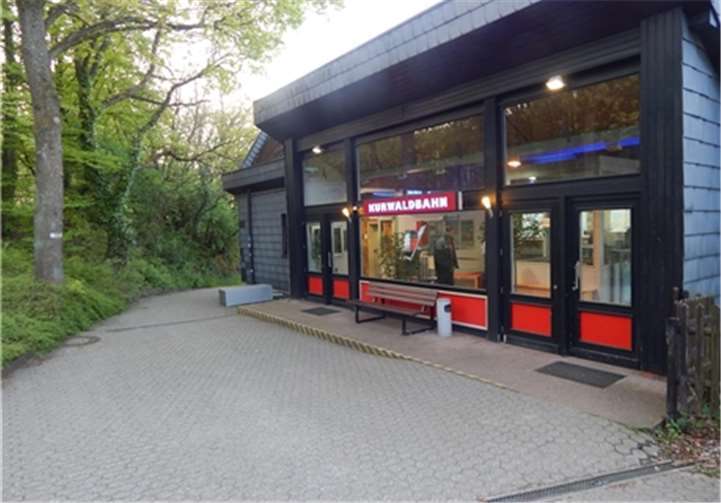 Die Bergstation der Kurwaldbahn war das Objekt der Begierde von bislang unbekannten Tätern.privat