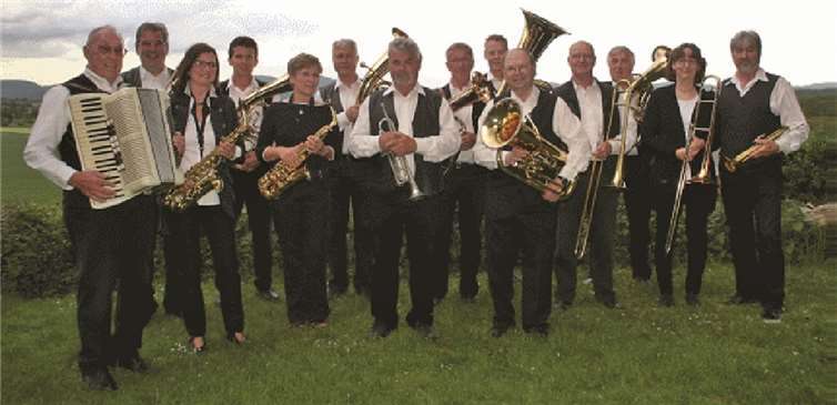 Die Berkumer Dorfmusikanten laden zu einem gemütlichen musikalischen Feierabend auf Burg Odenhausen ein. privat