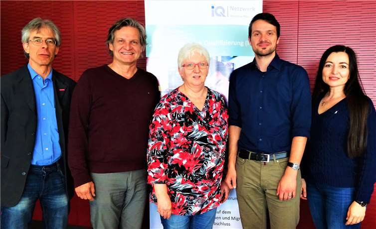 Die Berufsbildungsexperten der HwK Koblenz Stefan Gustav und Michael Müller informierten Hilde Janzing-Schanz, Koordinatorin beim Jobcenter des Kreises Neuwied, Dr. Martin Correll, Bildungskoordinator für Neuzugewanderte, und die städtische Integrationskoordinatorin Dilorom Jacka (v. l.).