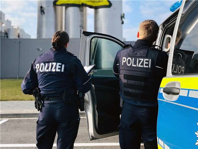 Die Besetzung einer Molkerei durch Aktivisten löste einen Polizeieinsatz aus.  Foto: Polizei