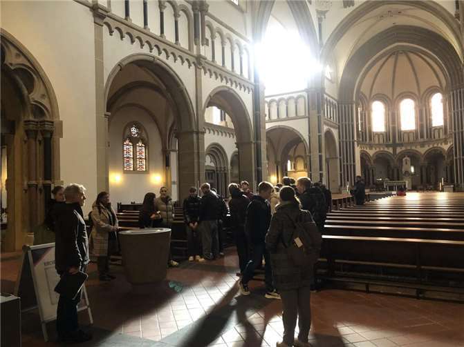 Die Besonderheiten der Herz Jesu Kirche wurden durch Guido Gross erklärt.