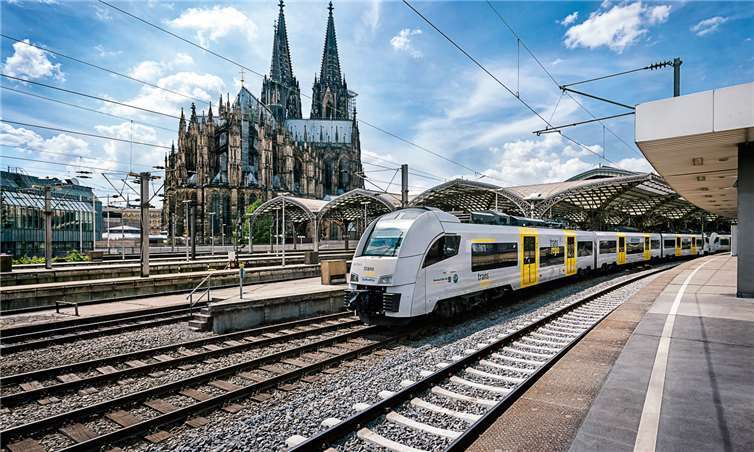 Die Bestandsflotte der Mittelrheinbahn wird um sechs Neufahrzeuge vom Typ Mireo des Herstellers Siemens Mobility erweitert. Foto: NVR GmbH/Smilla Dankert“.