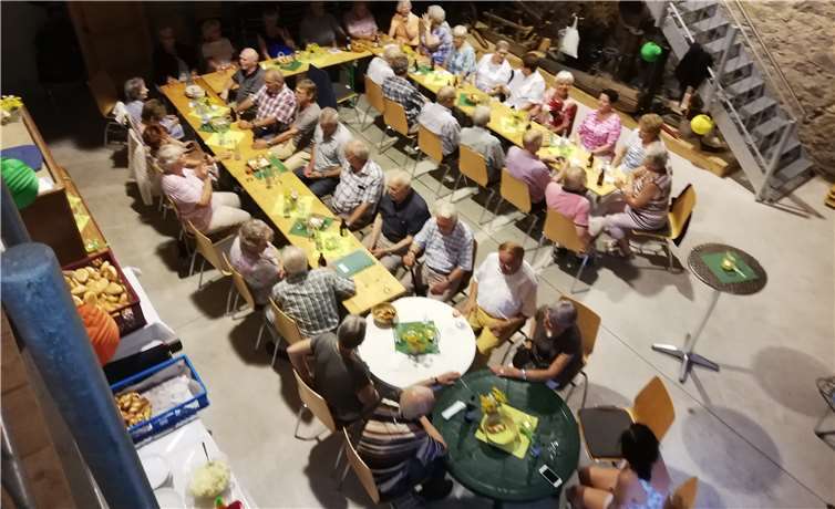 Die Besucher des Grillfestes ließen es sich gut gehen.Foto: Männerchor Nickenich