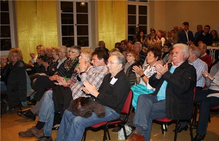 Die Besucher des Musikfestes waren von den Beiträgen der Musikanten äußerst angetan und sparten nicht mit verdientem Applaus.