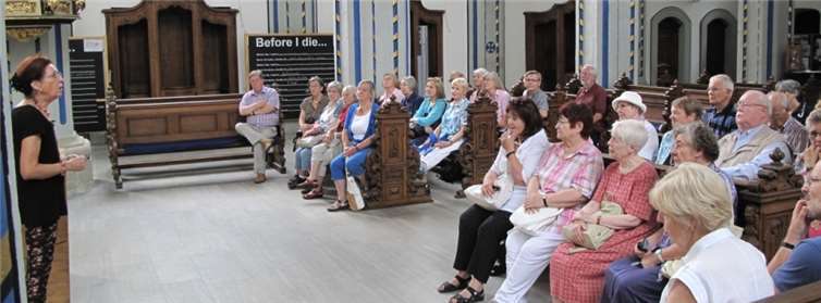 Die Besucher erhielten in interessanten Vorträgen Einblicke in die Kirchengeschichte. privat