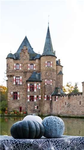 Die Besucher erwartet ein großes Halloween-Spektakel auf Burg Satzvey.privat