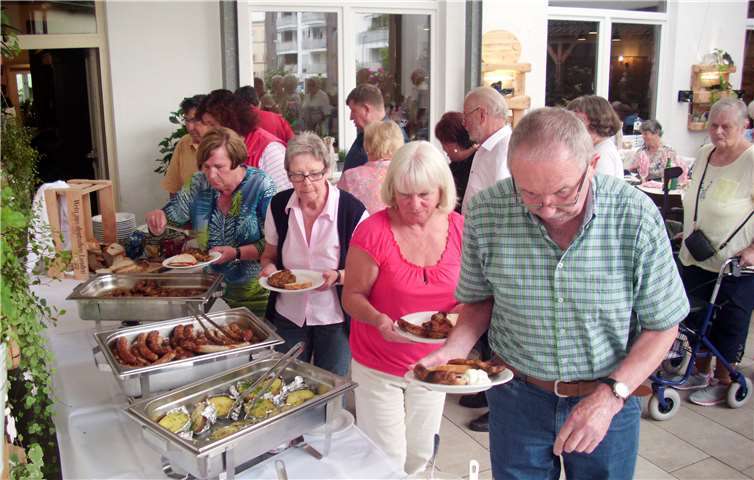 Die Besucher erwartete ein reichhaltiges Buffet. privat