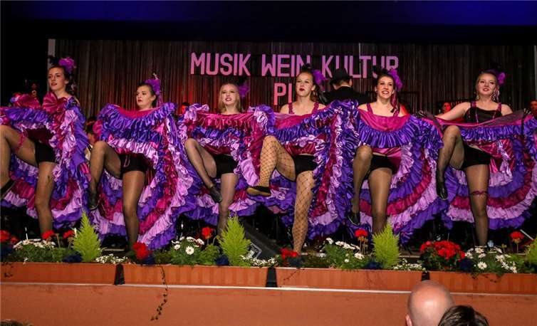 Die Besucher fühlten sich teilweise nach Paris versetzt.EP