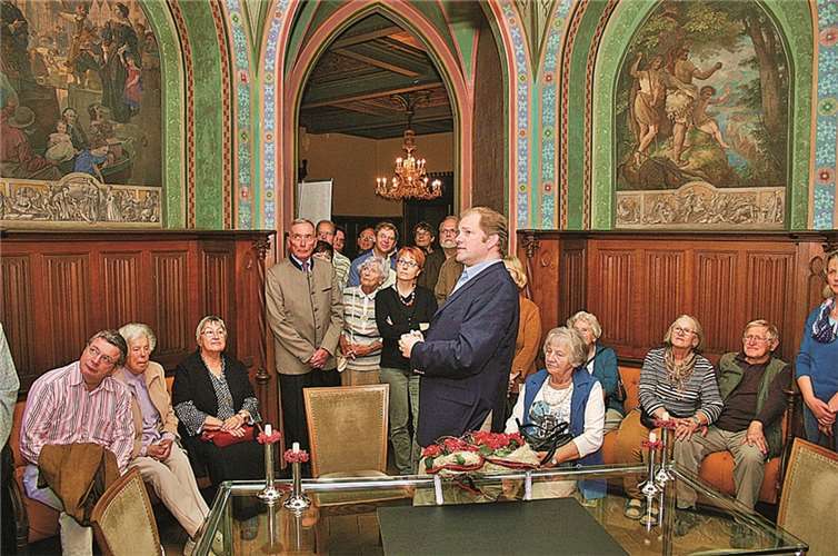 Die Besucher hatten Gelegenheit an einer Führung teilzunehmen. RÜ