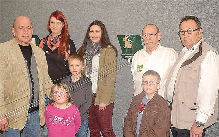 Die Besucher hatten die Möglichkeit auf Osterhasen zu zielen. RÜ