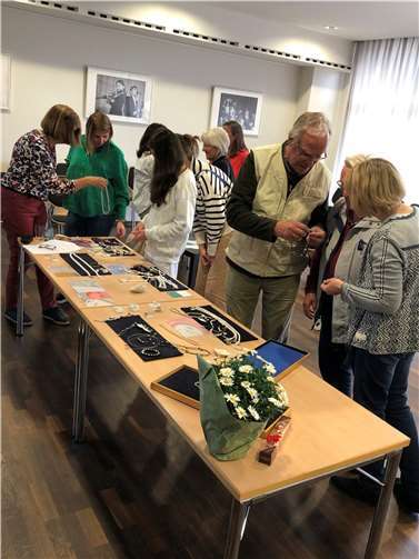 Die Besucher lernten viel über die seltenen Wunderwerken der Natur.  Foto: privat