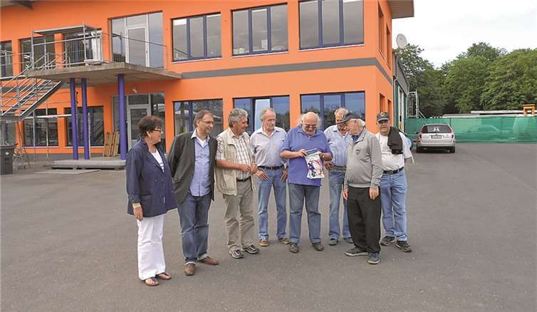 Die Besuchergruppe der AfA Bendorf bedankt sich bei Heinz Scherer für die interessante Führung.privat