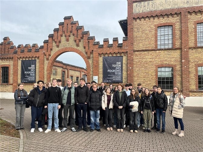 Die Besuchergruppe in Osthofen.  Foto: privat
