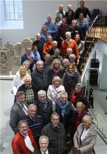 Die Besuchergruppe in der Steinhalle des Landesmuseums Mainz mit MdL Josef Dötsch (vorne) und Stadtbürgermeister Michael Kessler aus Bendorf (Bildmitte). privat