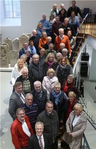 Die Besuchergruppe in der Steinhalle des Landesmuseums Mainz mit MdL Josef Dötsch. privat