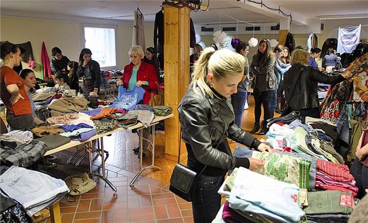 Die Besucherinnen des Mädchenflohmarktes erfreuten sich am reichhaltigen Angebot.privat