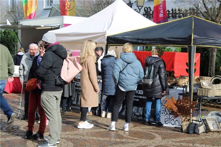Die Besucherinnen ließen sich von kleineren Regenschauern nicht die Laune verderben.
