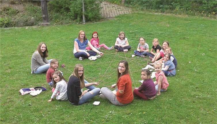 Die Betreuer der Kamäju-Ferienfreizeit 2015 bereiteten das Programm vor.privat