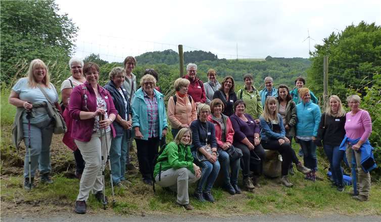 Die Bewegungsbegleiterinnen auf dem Traumpfädchen Riedener Seeblick. Foto: privat