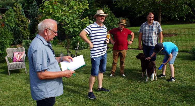 Die Bewertungskommission war einen ganzen Nachmittag im Stadtgebiet von Mülheim-Kärlich unterwegs.