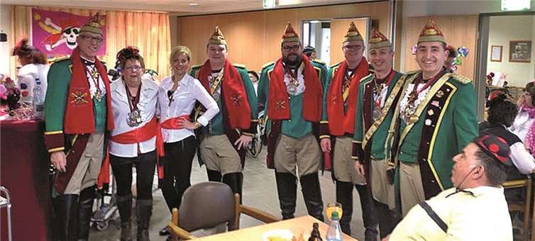 Die Bewohner des Altenheims hatten großen Spaß beim Besuch der Mendiger Jecken.privat