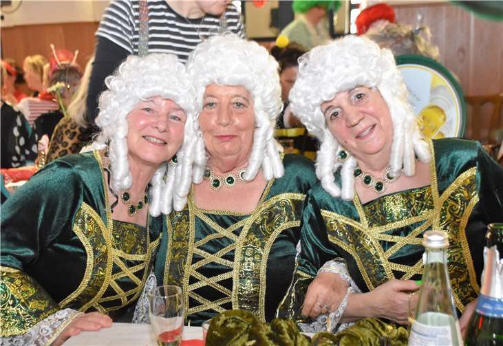 Die Biedermeier Damen hatte eine Menge Spaß auf der Sitzung.