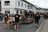 Oktoberfest und Trachtenumzug in Insul mit Musik und viel Gaudi