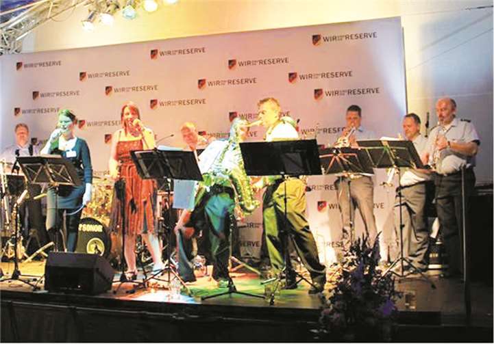 Die Big Band der Reservisten bei einem vergangenen Auftritt.