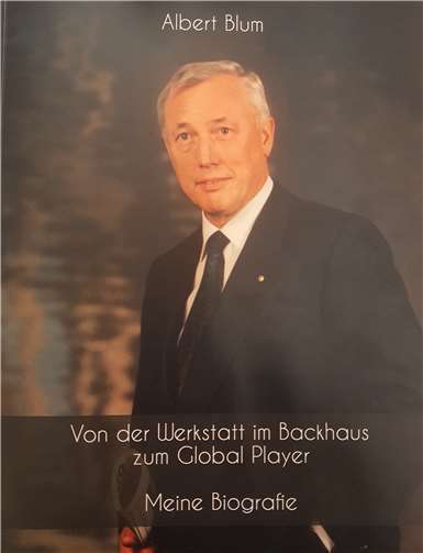 Die Biographie ist in der Buchhandlung im Kaufhaus Moses erhältlich. Foto: privat