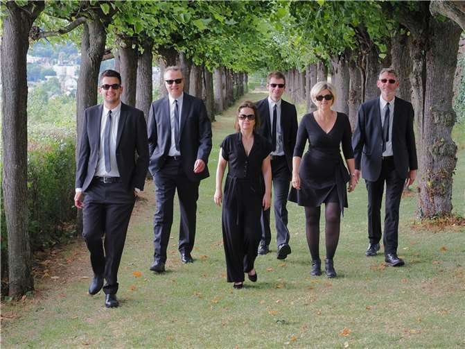 Die Black WoMan Group.