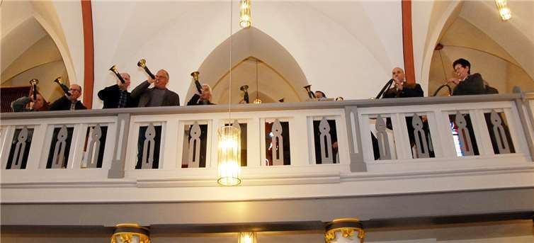 Die Bläsergruppen der Hegeringe Dierdorf und Puderbach trugen musikalisch zur Gestaltung der Messe zu Ehren des Schutzpatrons der Jäger bei.