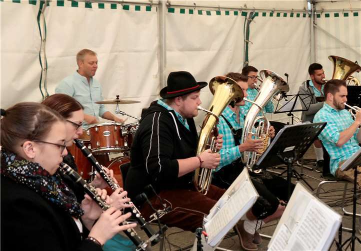 Die Blaskapelle Eifelgold begeisterte mit ihrem dargebrachten Liedgut.
