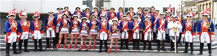 Die Blau-Roten Funken heute - ein stattliches Corps.