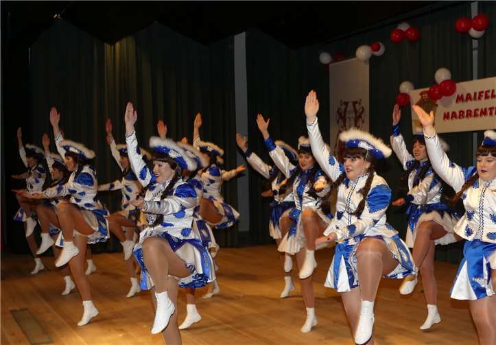 Die Blauen Funken aus Rüber boten dem Narrenvolk einen hervorragend einstudierten Gardetanz.