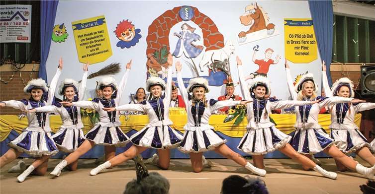 Die „Blauen Funken“ der KG Oberdrees begeisterte das Publikum mit ihrem sehenswerten Funkentanz.