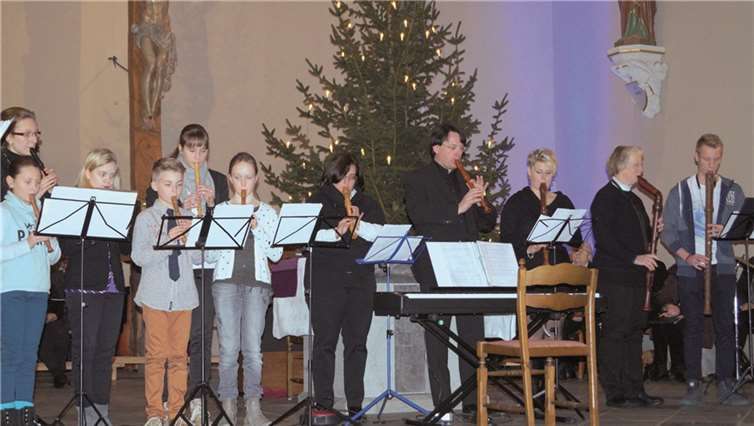 Die Blockflötengruppe eröffnete den Reigen der weihnachtlichen Melodien.