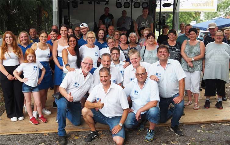 Die „Blue Lagunas“ aus Mayen feierten zum 16. Mal mit vielen ihrer Freunde und toller Gaudi ihr Sommerfest. Fotos: BS