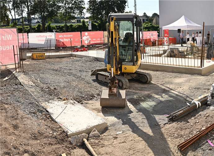 Die Bodenplatte des neuen Wohngebäudes in der Andernacher Friedrichstraße ist fertig gestellt.