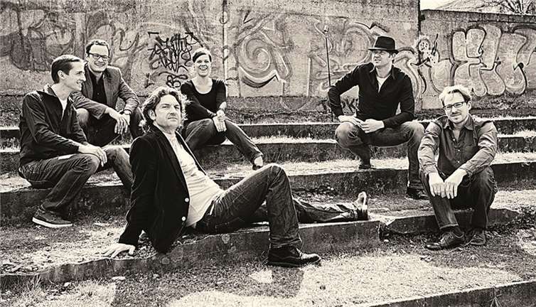 Die Bonner Rockband „Soundkitchen“ wird das Event mit ihren Hits eröffnen. privat