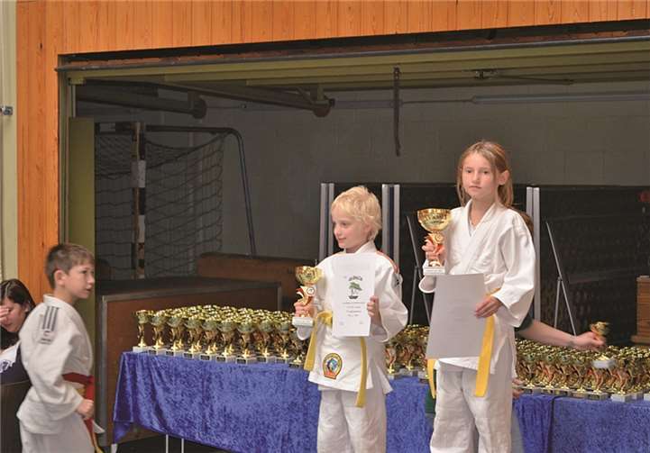 Die „Bonsais“ Daniel und Nadja haben bei den Bezirksmeisterschaften ihr vielversprechendes Potenzial unter Beweis gestellt. privat
