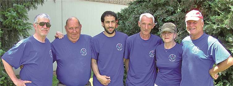 Die Bouler des TV Feldkirchen (von links Ben, Dieter, Mounir, Yvon, Ellen und Reiner) belegen in der aktuellen Tabelle der Bezirksliga Nord einen guten Mittelfeldplatz.privat