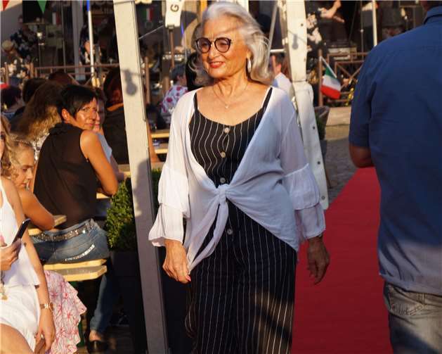 Die Boutique „mariebelle“ aus Kaisersesch organisierte in Treis eine Modenschau.